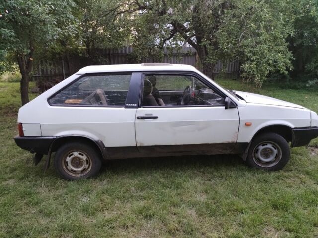 Белый ВАЗ 2108, объемом двигателя 1 л и пробегом 176 тыс. км за 470 $, фото 3 на Automoto.ua