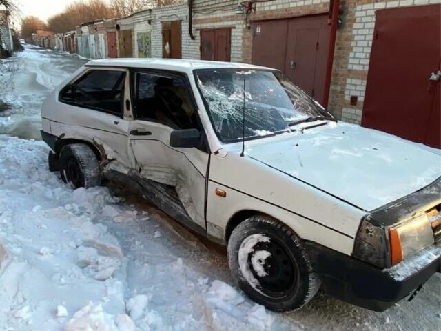 Белый ВАЗ 2108, объемом двигателя 1.3 л и пробегом 25 тыс. км за 398 $, фото 2 на Automoto.ua