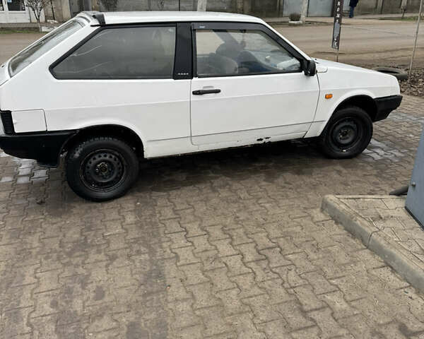 Белый ВАЗ 2108, объемом двигателя 1.3 л и пробегом 27 тыс. км за 850 $, фото 6 на Automoto.ua