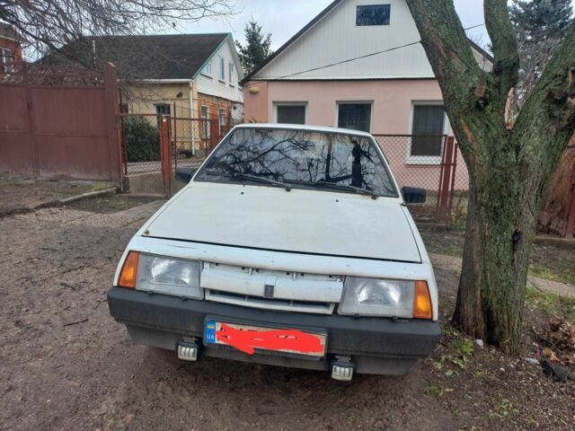 Белый ВАЗ 2108, объемом двигателя 1.3 л и пробегом 95 тыс. км за 850 $, фото 1 на Automoto.ua
