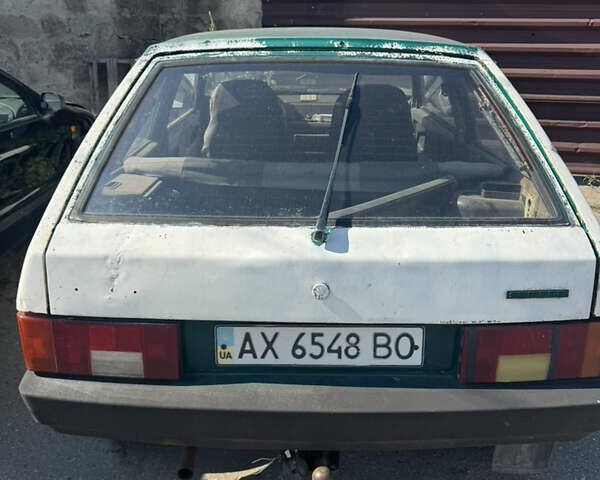 Белый ВАЗ 2108, объемом двигателя 1.5 л и пробегом 200 тыс. км за 600 $, фото 3 на Automoto.ua