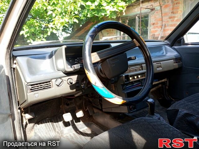 Белый ВАЗ 2108, объемом двигателя 1.3 л и пробегом 300 тыс. км за 1200 $, фото 2 на Automoto.ua