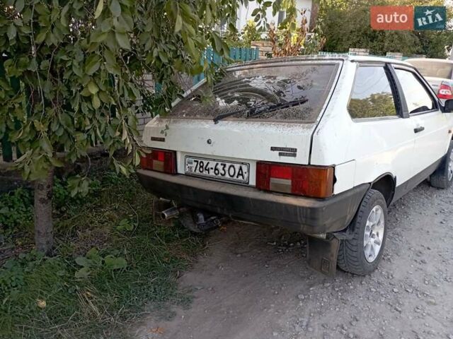 Белый ВАЗ 2108, объемом двигателя 1.5 л и пробегом 300 тыс. км за 700 $, фото 4 на Automoto.ua