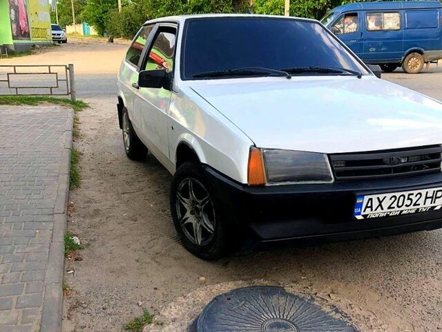 Белый ВАЗ 2108, объемом двигателя 1.5 л и пробегом 200 тыс. км за 900 $, фото 3 на Automoto.ua