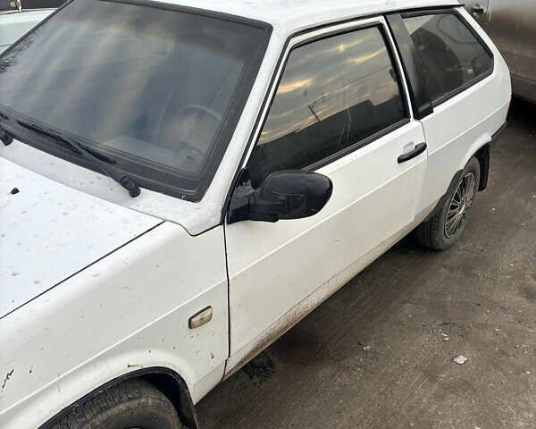 Белый ВАЗ 2108, объемом двигателя 1.5 л и пробегом 70 тыс. км за 1300 $, фото 4 на Automoto.ua