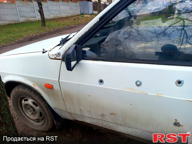 Білий ВАЗ 2108, об'ємом двигуна 1.3 л та пробігом 195 тис. км за 850 $, фото 3 на Automoto.ua