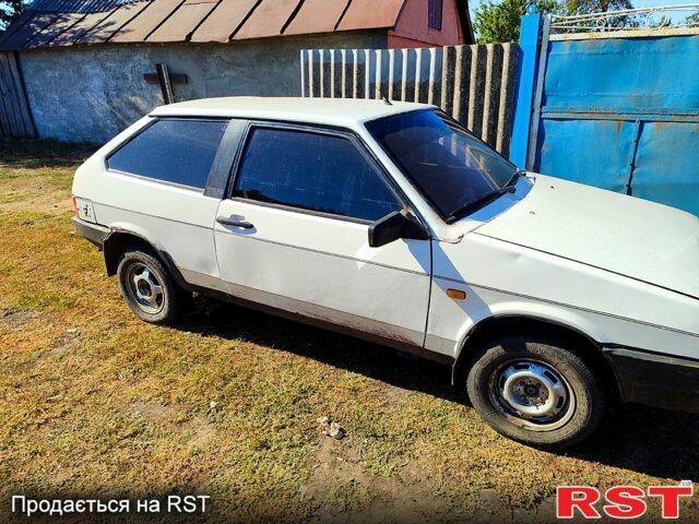 Белый ВАЗ 2108, объемом двигателя 1.5 л и пробегом 0 тыс. км за 1000 $, фото 2 на Automoto.ua