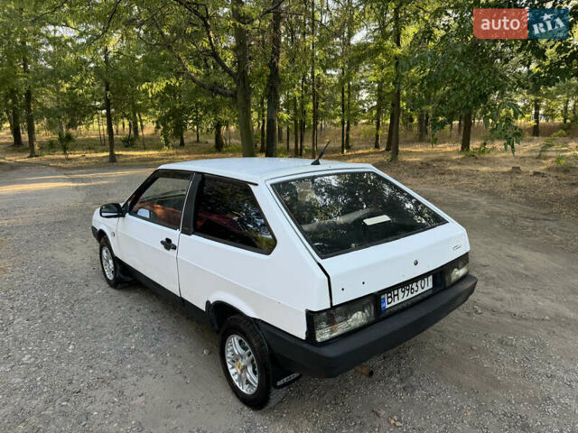 Белый ВАЗ 2108, объемом двигателя 1.4 л и пробегом 180 тыс. км за 1100 $, фото 4 на Automoto.ua