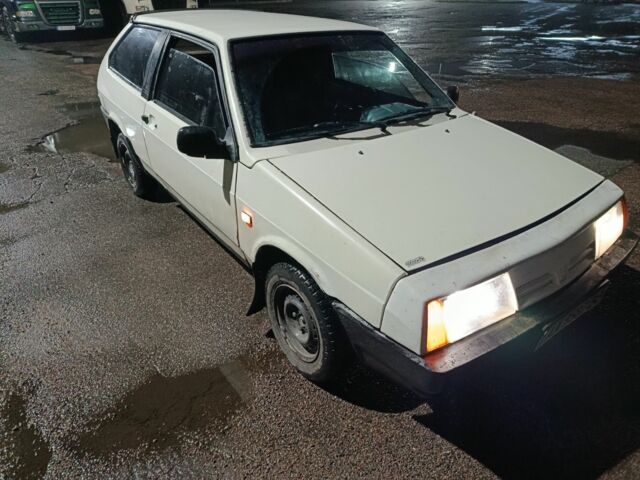 Білий ВАЗ 2108, об'ємом двигуна 1.29 л та пробігом 400 тис. км за 591 $, фото 1 на Automoto.ua