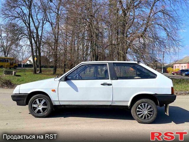 Белый ВАЗ 2108, объемом двигателя 15 л и пробегом 225 тыс. км за 1000 $, фото 1 на Automoto.ua