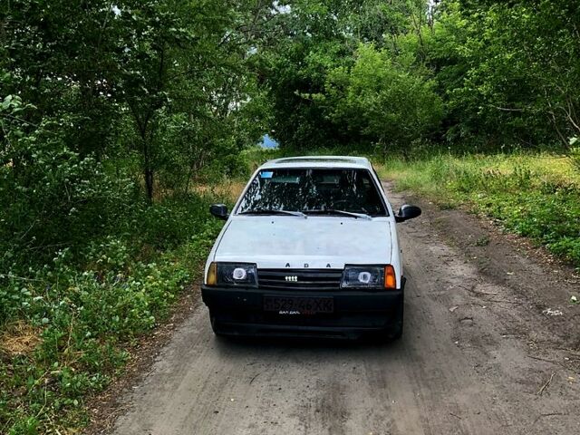 Белый ВАЗ 2108, объемом двигателя 1.6 л и пробегом 200 тыс. км за 840 $, фото 3 на Automoto.ua