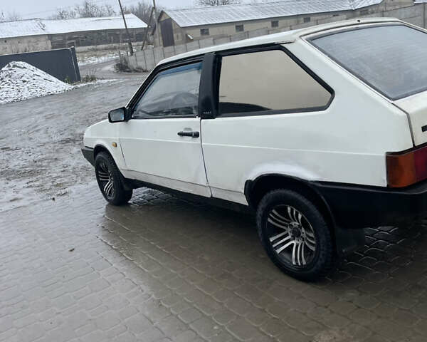 Белый ВАЗ 2108, объемом двигателя 1.3 л и пробегом 35 тыс. км за 700 $, фото 2 на Automoto.ua