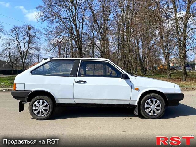 Белый ВАЗ 2108, объемом двигателя 15 л и пробегом 225 тыс. км за 1000 $, фото 5 на Automoto.ua