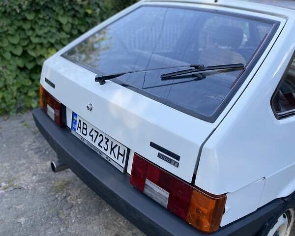 Белый ВАЗ 2108, объемом двигателя 1.5 л и пробегом 250 тыс. км за 1250 $, фото 4 на Automoto.ua