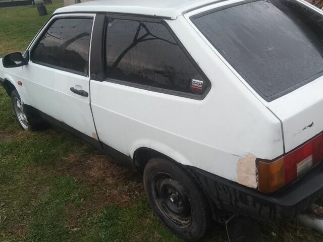 Белый ВАЗ 2108, объемом двигателя 1.5 л и пробегом 34 тыс. км за 1100 $, фото 5 на Automoto.ua