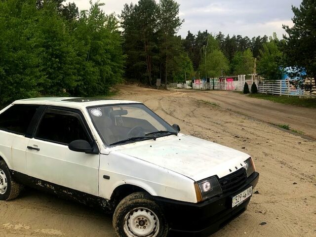 Белый ВАЗ 2108, объемом двигателя 1.6 л и пробегом 200 тыс. км за 840 $, фото 6 на Automoto.ua