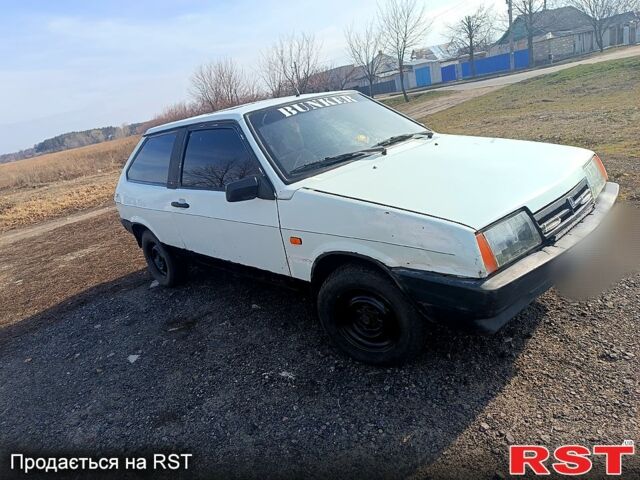 Белый ВАЗ 2108, объемом двигателя 13 л и пробегом 111 тыс. км за 790 $, фото 2 на Automoto.ua