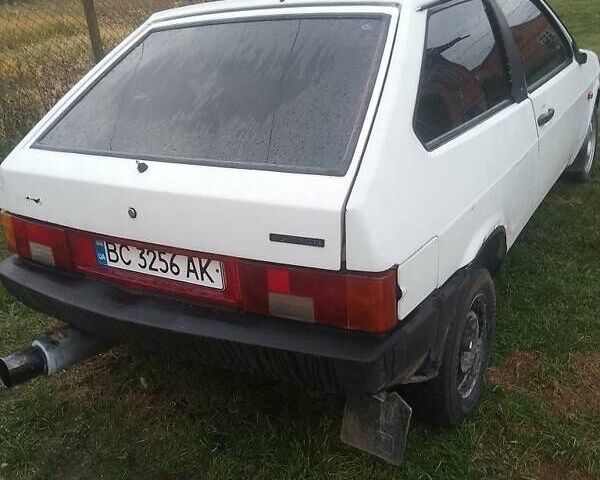 Белый ВАЗ 2108, объемом двигателя 1.5 л и пробегом 34 тыс. км за 1100 $, фото 2 на Automoto.ua