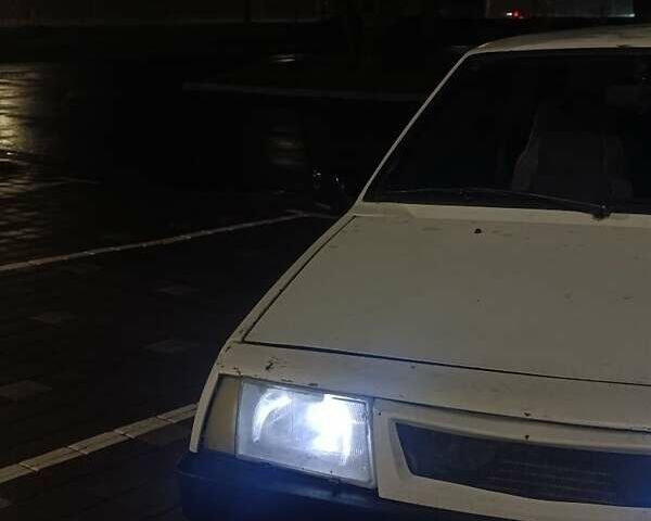 Белый ВАЗ 2108, объемом двигателя 1.3 л и пробегом 380 тыс. км за 591 $, фото 9 на Automoto.ua