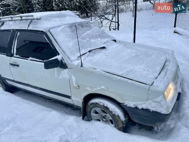 Белый ВАЗ 2108, объемом двигателя 1.29 л и пробегом 320 тыс. км за 900 $, фото 3 на Automoto.ua