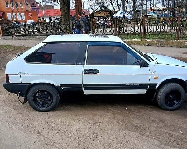 Белый ВАЗ 2108, объемом двигателя 1.5 л и пробегом 71 тыс. км за 1100 $, фото 3 на Automoto.ua