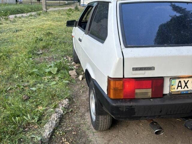Белый ВАЗ 2108, объемом двигателя 1.3 л и пробегом 666 тыс. км за 601 $, фото 3 на Automoto.ua