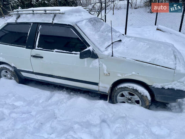 Белый ВАЗ 2108, объемом двигателя 1.29 л и пробегом 320 тыс. км за 900 $, фото 2 на Automoto.ua