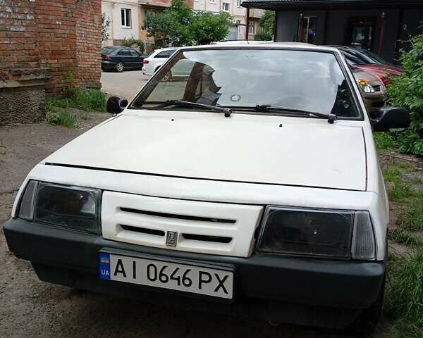 Белый ВАЗ 2108, объемом двигателя 1.29 л и пробегом 250 тыс. км за 950 $, фото 1 на Automoto.ua