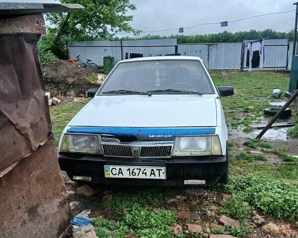 Белый ВАЗ 2108, объемом двигателя 1 л и пробегом 350 тыс. км за 700 $, фото 4 на Automoto.ua