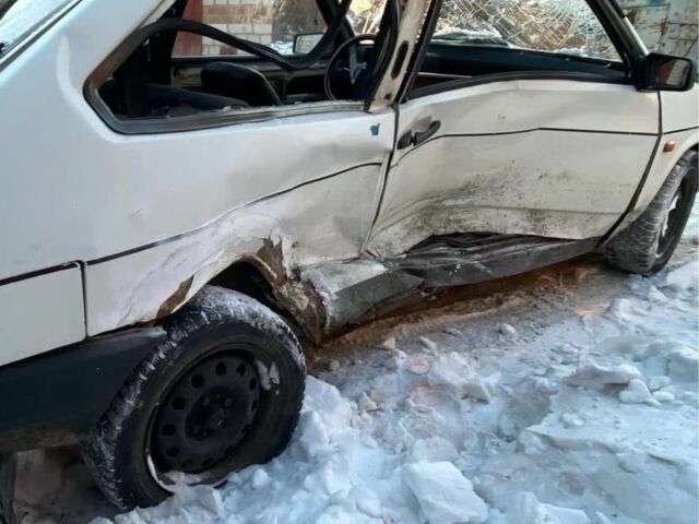 Белый ВАЗ 2108, объемом двигателя 1.3 л и пробегом 25 тыс. км за 398 $, фото 1 на Automoto.ua