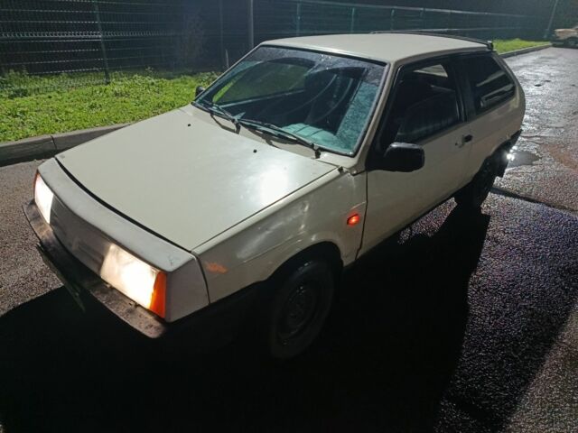 Білий ВАЗ 2108, об'ємом двигуна 1.29 л та пробігом 400 тис. км за 591 $, фото 2 на Automoto.ua