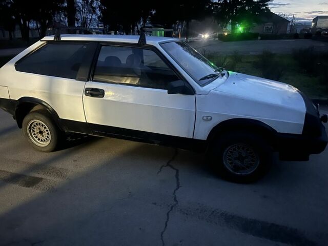 Белый ВАЗ 2108, объемом двигателя 1.3 л и пробегом 50 тыс. км за 800 $, фото 5 на Automoto.ua