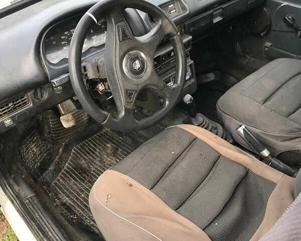 Белый ВАЗ 2108, объемом двигателя 1.3 л и пробегом 380 тыс. км за 591 $, фото 2 на Automoto.ua