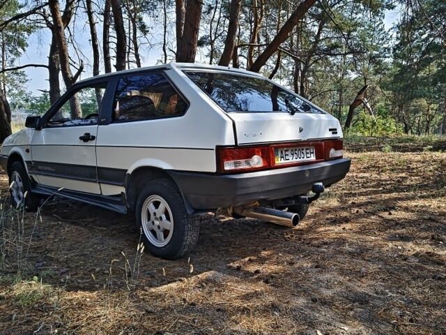 Белый ВАЗ 2108, объемом двигателя 1.5 л и пробегом 440 тыс. км за 850 $, фото 2 на Automoto.ua