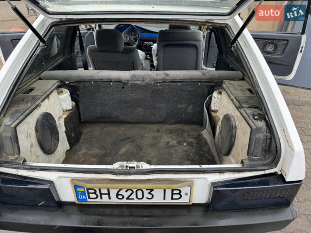 Белый ВАЗ 2108, объемом двигателя 1.3 л и пробегом 27 тыс. км за 850 $, фото 3 на Automoto.ua