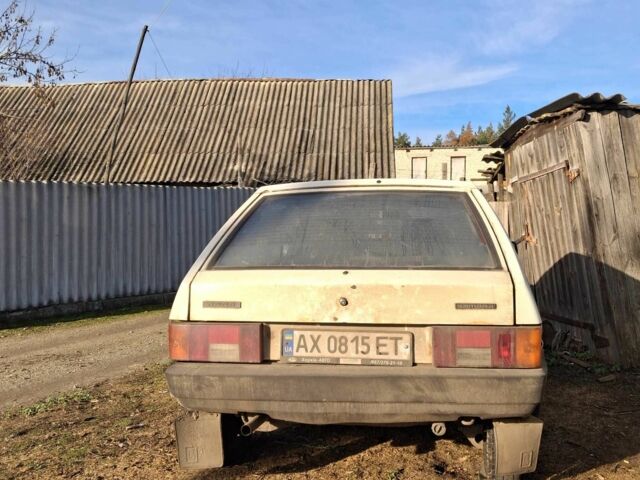 Белый ВАЗ 2108, объемом двигателя 1.5 л и пробегом 200 тыс. км за 550 $, фото 2 на Automoto.ua