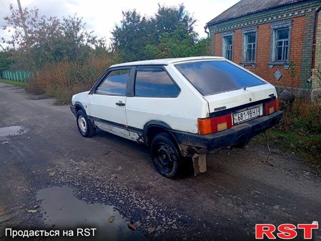 ВАЗ 2108 1993 в Гребенке на Automoto.ua Белый ВАЗ 2108, объемом двигателя 1.5 л и пробегом 385 тыс. км за 360 $, фото 1 на Automoto.ua