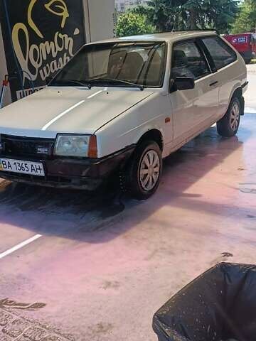 Белый ВАЗ 2108, объемом двигателя 1.3 л и пробегом 1000 тыс. км за 608 $, фото 2 на Automoto.ua