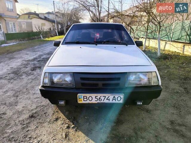 Белый ВАЗ 2108, объемом двигателя 1.5 л и пробегом 64 тыс. км за 800 $, фото 1 на Automoto.ua