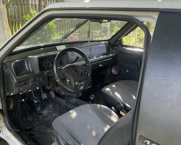 ВАЗ 2108 1993 у Львові на Automoto.ua Білий ВАЗ 2108, об'ємом двигуна 1.29 л та пробігом 70 тис. км за 400 $, фото 6 на Automoto.ua