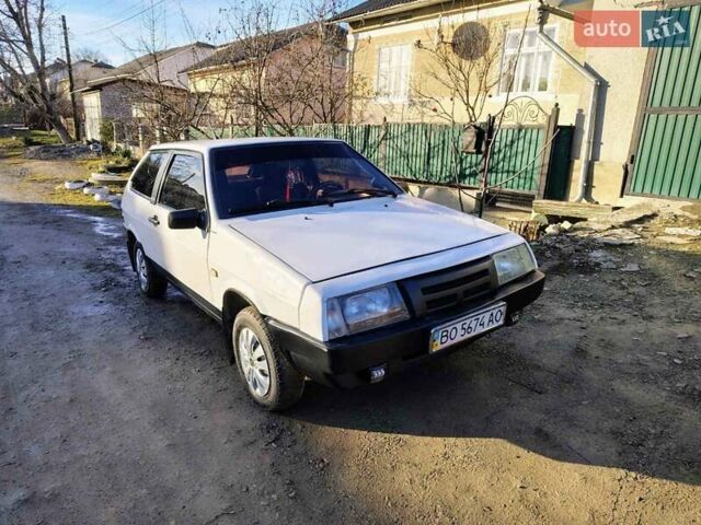 Белый ВАЗ 2108, объемом двигателя 1.5 л и пробегом 64 тыс. км за 800 $, фото 4 на Automoto.ua