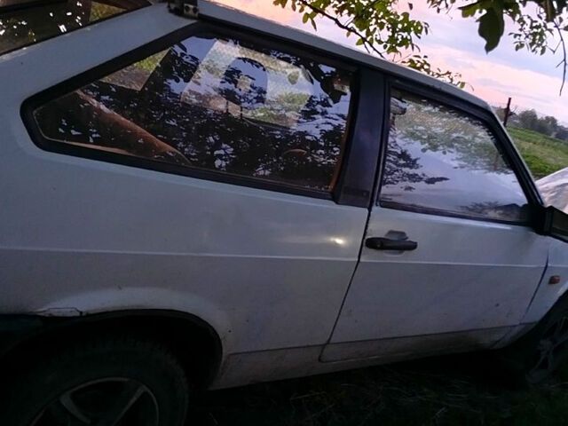 Белый ВАЗ 2108, объемом двигателя 1.5 л и пробегом 95 тыс. км за 730 $, фото 2 на Automoto.ua