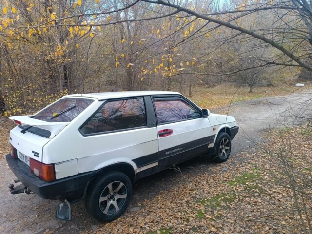 ВАЗ 2108 1993 в Запорожье на Automoto.ua Белый ВАЗ 2108, объемом двигателя 1.3 л и пробегом 1 тыс. км за 650 $, фото 3 на Automoto.ua