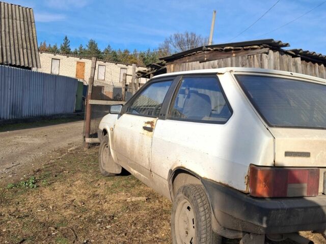 Белый ВАЗ 2108, объемом двигателя 1.5 л и пробегом 200 тыс. км за 550 $, фото 1 на Automoto.ua