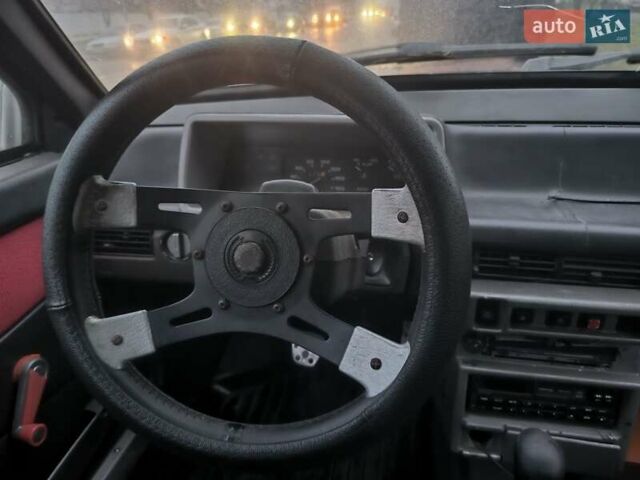 Белый ВАЗ 2108, объемом двигателя 1.5 л и пробегом 180 тыс. км за 473 $, фото 5 на Automoto.ua