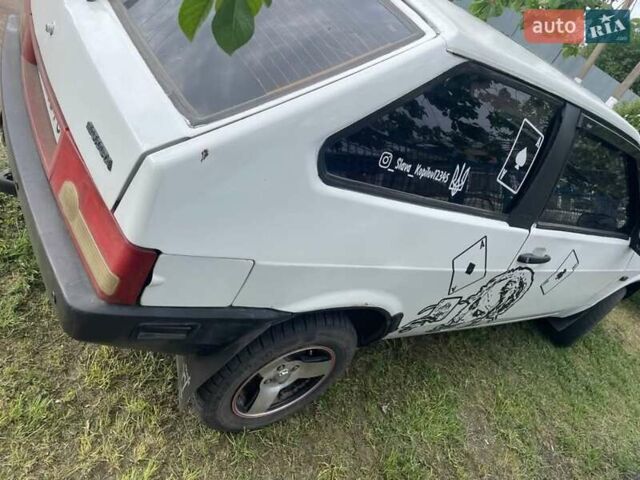 Белый ВАЗ 2108, объемом двигателя 1.5 л и пробегом 221 тыс. км за 1299 $, фото 5 на Automoto.ua