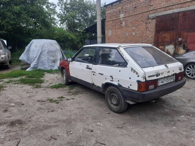 Белый ВАЗ 2108, объемом двигателя 1.5 л и пробегом 54 тыс. км за 380 $, фото 3 на Automoto.ua