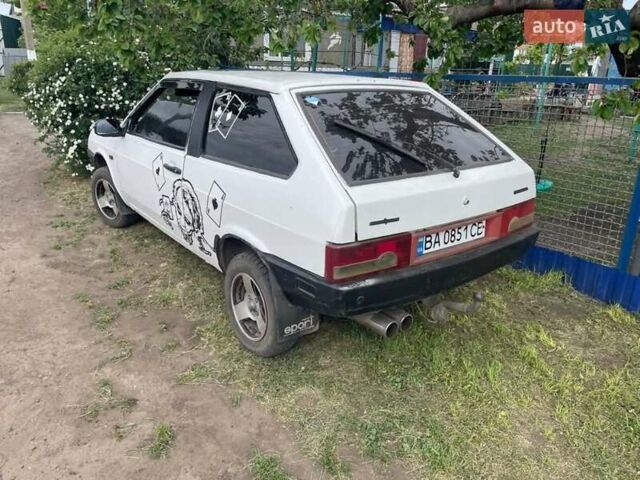 Белый ВАЗ 2108, объемом двигателя 1.5 л и пробегом 221 тыс. км за 1299 $, фото 2 на Automoto.ua