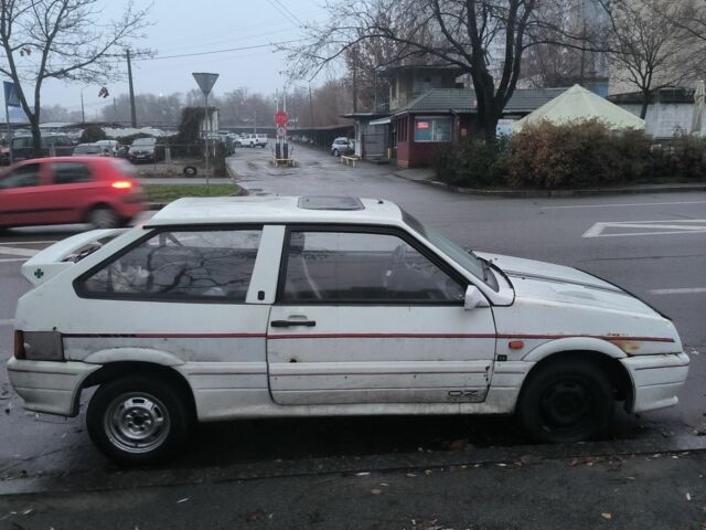 Белый ВАЗ 2108, объемом двигателя 1.5 л и пробегом 180 тыс. км за 473 $, фото 4 на Automoto.ua