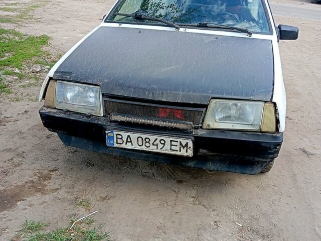 Белый ВАЗ 2108, объемом двигателя 1.3 л и пробегом 100 тыс. км за 950 $, фото 3 на Automoto.ua